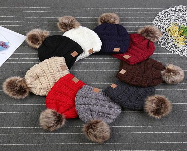 Модные дети вязаные шляпы шляпы зима теплое вязание мехового меха помп для мячей шляп шляп