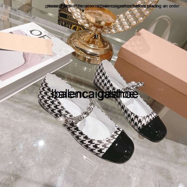 Scarpe ad abbigliamento miui Mary Jane net Red stesso Qianniao Lattale Pearl Square Head S WOMENS SCARPE SINGOLA SINGOLA MIUSE