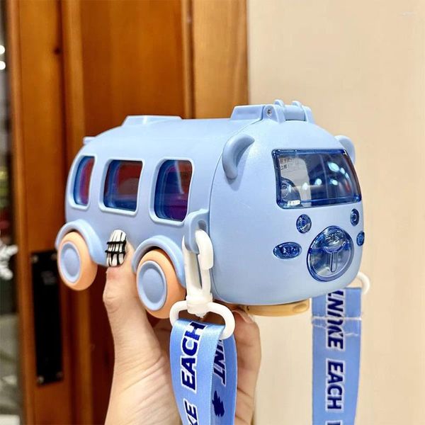 Bottiglie d'acqua 500 ml di forma in autobus bottiglia di paglia con ruote mobili cinturini in plastica che beve perdite per la scuola di viaggio domestico