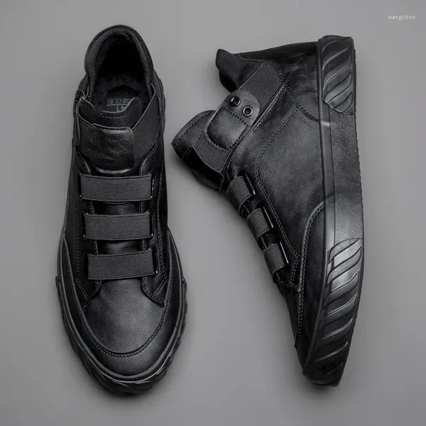 Sapatos casuais Marca de couro masculino Tendência coreana confortável Men britânico Moda British High Top Sneakers Mocassins