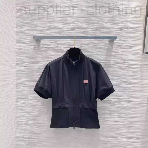 Designer de camisetas feminina Shenzhen Nanyou 24 Primavera/verão Moda e belo logotipo bordado com zíper de pescoço de pescoço da cintura elástica casaco pequeno pequeno R7SE
