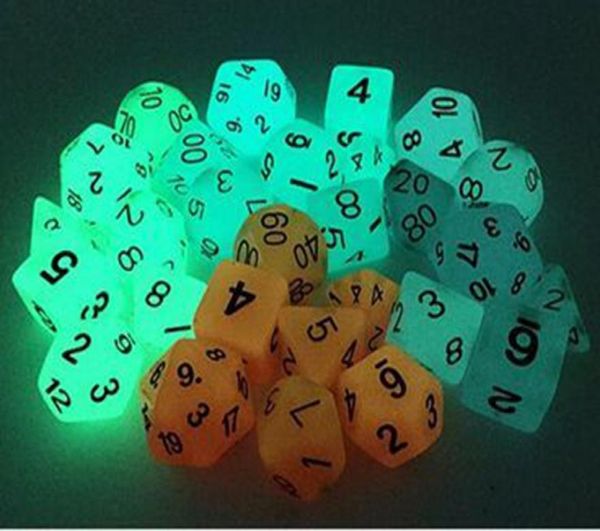 Set di dadi poliedrici luminosi dungeon e draghi set di set di set di set Dices D4 D6 D8 D12 D20 D10 09 D10 0090 RPG 7PCSSET D41112796