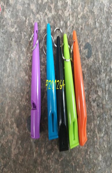 200 pccslot New Fast Arrival Dog Whistle Pet Training Whistles Plastic Weyring Dog Training Strumenti 5 Colors8747685