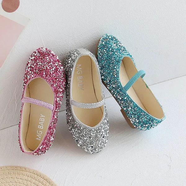 2024 Spring da 1 a 12 anni Scarpette per ragazze Drenpe di bellezza TEATH GIRL SCARPE CAGHE BLING TRINESS SCARPE F12131 240422