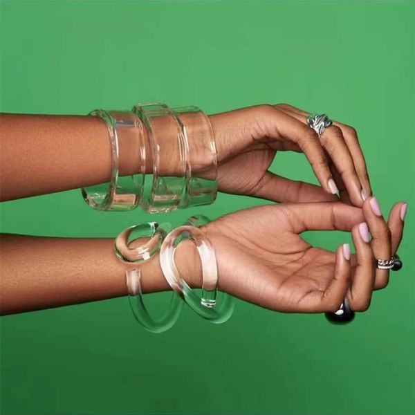Design de moda Pulseira transparente de pulseira em forma de resina e em forma de E E para mulheres Jóias de mão aberta geométricas 240430