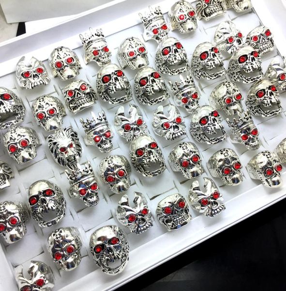 Ganze 20pcs Mix Red Eye Skull Silber Schädel Muster Ringe Schmuck Finger Ring Punk Biker Fashion6338697