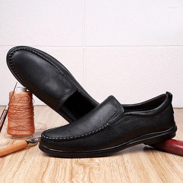 Sapatos casuais homens homens genuínos de verão masculino tênis masculino machado 2024 Vestido de noiva para homens negros