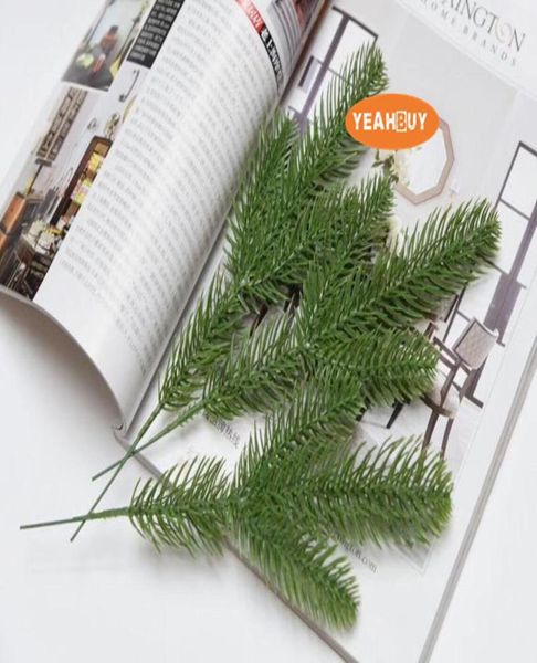 Simulação de Natal verde de varejo inteiro pinho Diy Ano Novo Supplies de férias Artificial Green Plant ACESSÓRIOS DE PLAÇÃO