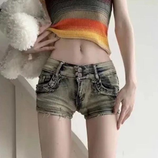 Jeans feminino Menina picante de shorts de jeans baixa da cintura feminina 2024 Vestuário de festas magras e magras