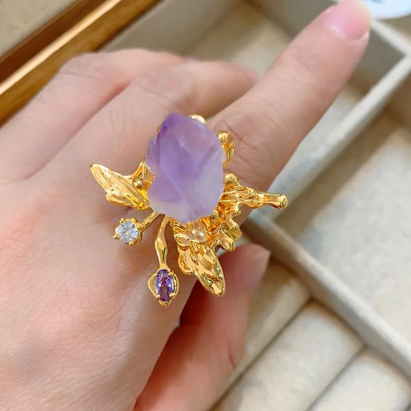 Farfalla anello di perla barocca a cristallo viola naturale per donne gioielli in oro in ottone in metallo in Europa e America 240417