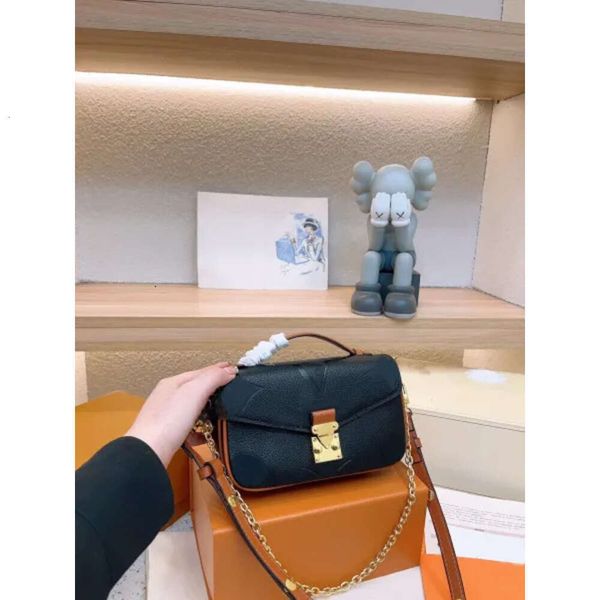 Çanta Bagaj Aksesuar Moda Kadın Tote Tasarımcı Mektubu Eming Tasarım Zinciri Messenger Paketi Debriyaj Çanta Marka Crossbody Çanta Akşam 5056