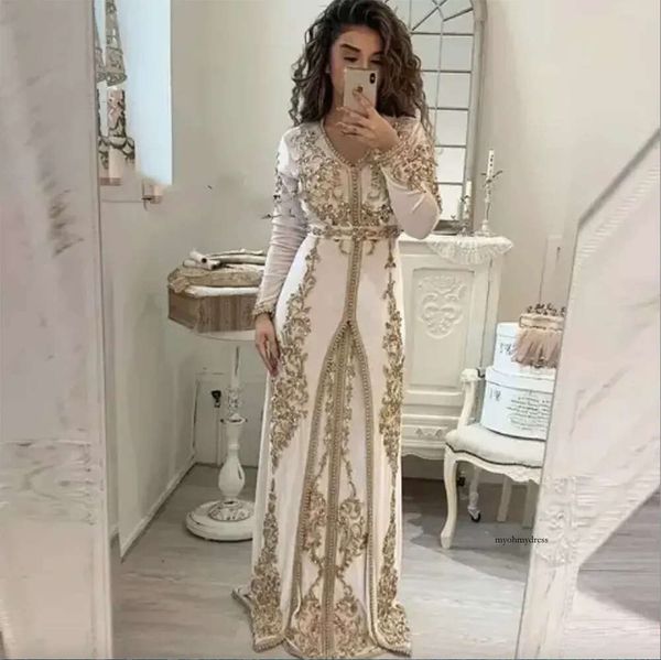 2023 Elegante Elfenbein marokkanische kaftan muslimische Abendkleider Langarmanwendungen Goldener Spitzen Islamische Saudi -Arabien Dubai Formale Partykleider 0431