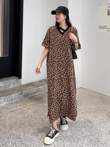 Vestidos de festa Vestido de combinação de cor para estampa de leopardo para o verão feminino grande Hong Kong Design Sense Sense V decote V curto