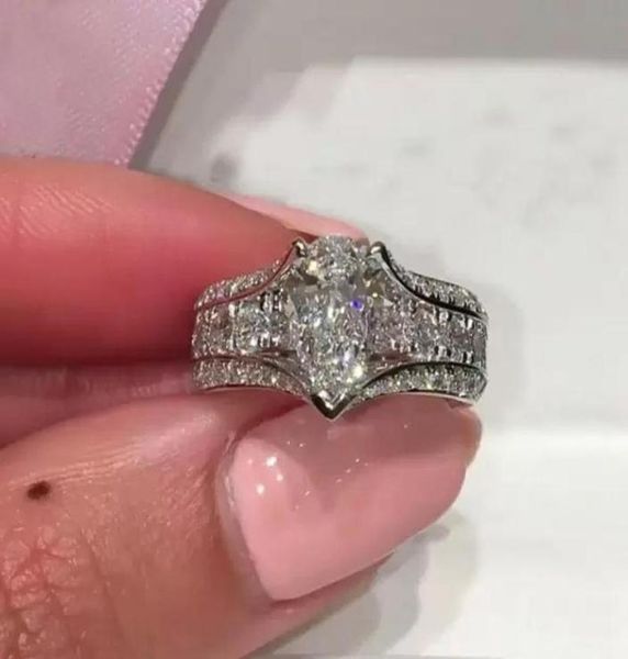 Anelli di nozze Huitan Luxury Crystal Crystal a forma di zirconia cubica Donne di moda Bande di moda Dichiarazione di gioielleria per Party33332584