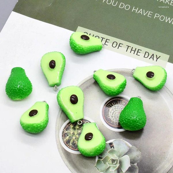 Charms 3pcs Simulation Offenes grünes Avocado -Harz niedlichen Obsthandwerk Anhänger für Ohrring -Schlüsselbund -DIY -Schmuck machen