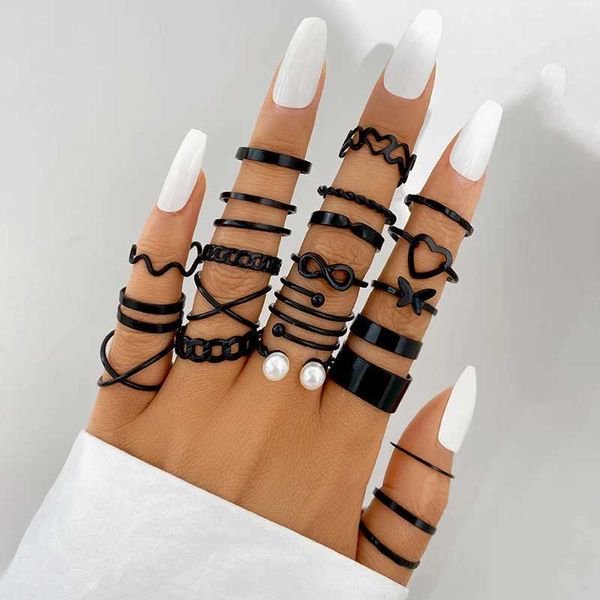 Bant halkaları moda 22 parça kalp şeklinde siyah halka Seti kadınlar için retro geometrik inci kelebek parmak moda partisi takılar Q240429