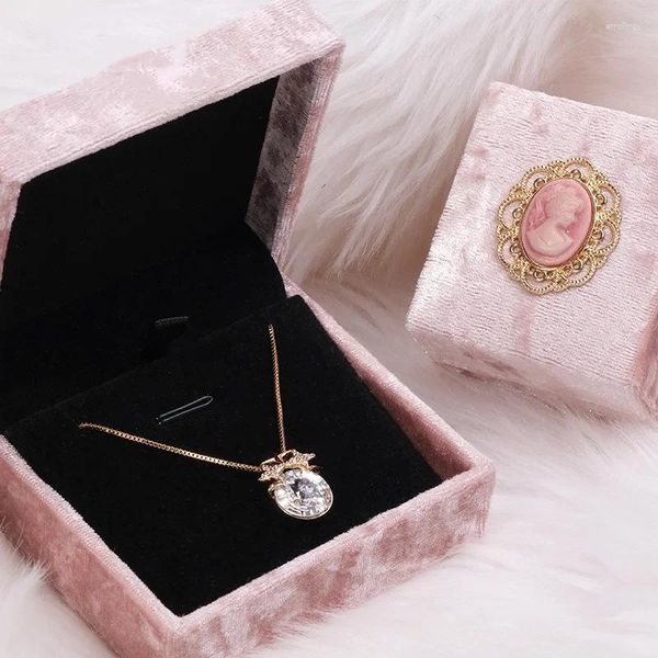 Caschetti di gioielli di alta qualità in velluto vintage Woman Orecchini in scatola rosa set Necklace Packaging Storage