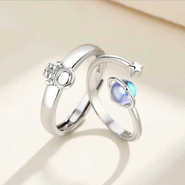 Anéis de banda 2023 Novo design Casal Ring Happy Astronaut Moon Stone Date q240429