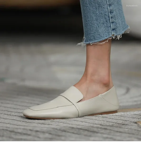 Scarpe casual semplice piatta morbida vera vera pelle di punta quadrata lady muli slittamento autunnale su donne piatti dimensioni 44 mocassini in stile corea