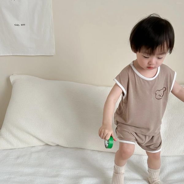 Giyim Setleri 2024 Yaz Bebek Seti Bebek Boys Karikatür Ayı Kolsuz Tişörtler Şort 2 PCS Takım Toddler Kız Pamuk Gevşek Kıyafet