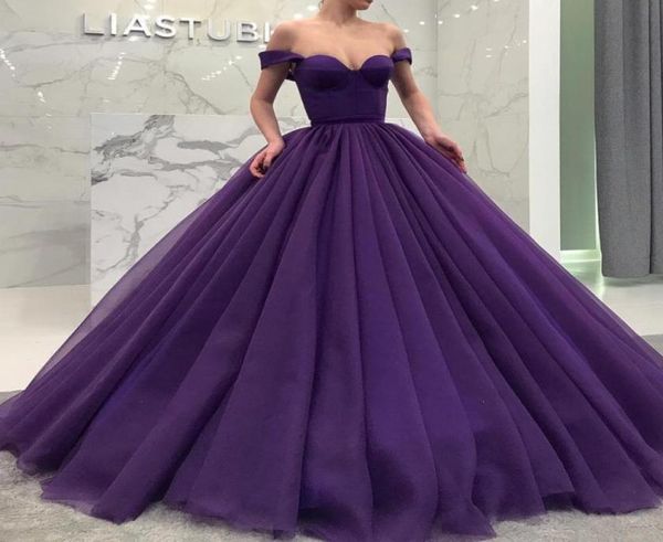 Faszinierende flauschige lange Quinceanera Kleider sexy Off Schulter Schatz Ballkleid Tüll Abschlusskleid Dubai Promi -Partykleid Ev6822460