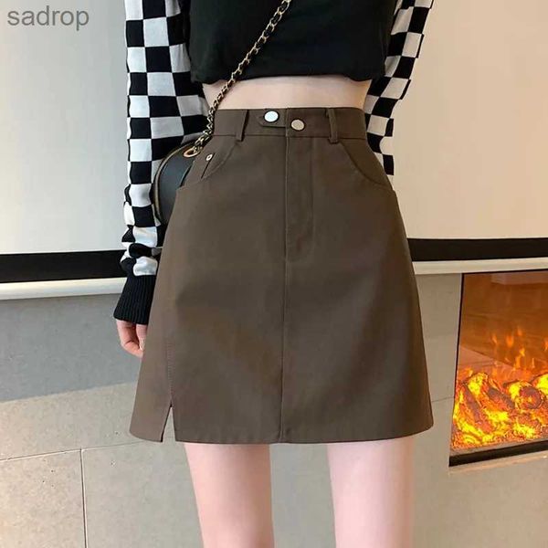 Saias Mulheres Mini saias da cintura alta 2022 Moda de primavera de moda coreana cor sólida Pu Leather Ladies A-line Skirt Short T074 XW