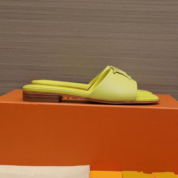 Роскошные дизайнерские скользкие кожаные дамы сандалии летние плоские туфли модные пляжные пляжные тапочки для женских писем, пластинки, шлепанцы, дамы апельсиновая тапочка Eur 35-41