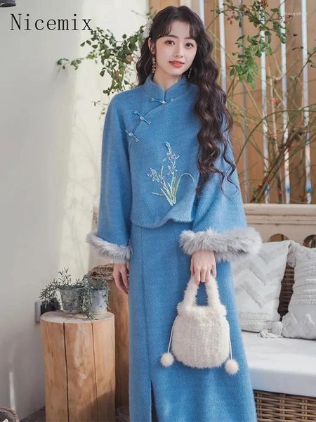 Abiti da lavoro migliorato Cheongsam inverno in inverno stile cinese blu giuntato in pelliccia giunta per mezza gonna a metà set da donne abiti da donna a due pezzi