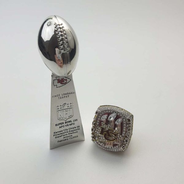 Anelli di banda 2023 Anello da campionato Kansas Chieftain con set di iscrizione a trofeo Super Bowl da 10 cm