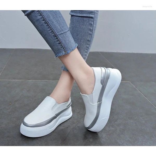 Lässige Schuhe Sommer dicker Sohle kleines Weiß für Frauen 2024 Hochhöhe Lefu Koreanische Version Einfacher flacher Einschrittschuh Schuh