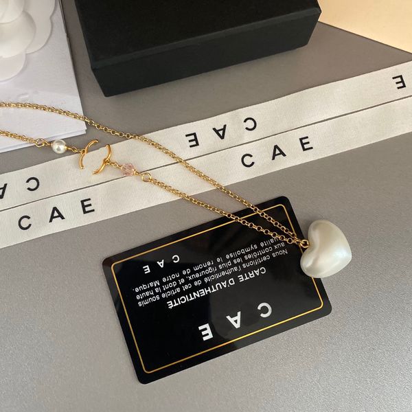 Luxus 18K Gold-plattierter Halskettenmarke Designer neuer hochwertiger herzförmiger Schmuck Halskette Hochwertiges Diamant eingelegtes Frauen Halskette mit Box Geburtstagsfeier