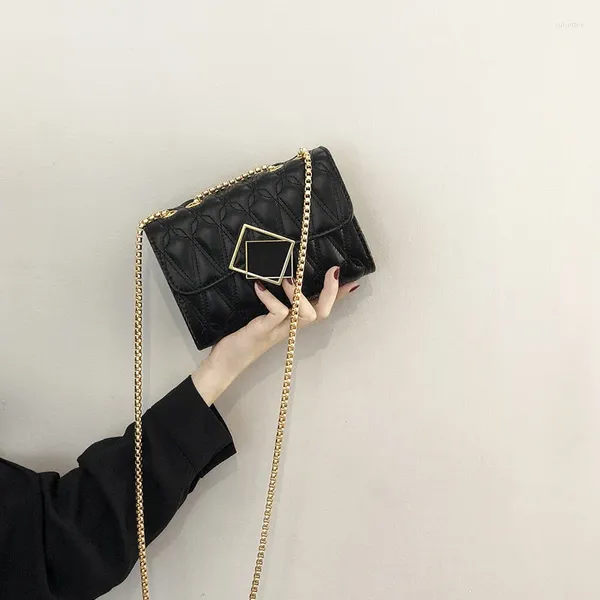 Omuz çantaları Kore çantası moda yüksek kaliteli pu kadın çanta siyah beyaz metal zincir messenger klasik kadın küçük kare
