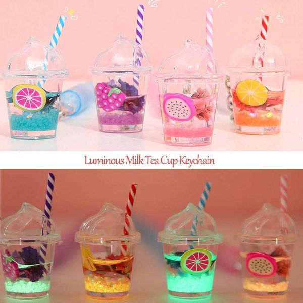 Schlüsselanhänger Lanyards Mini Luminous Fruit Bubble Tea Tasse Schlüsselbund Frauenbeutel Süßes Simulation Auto Spielzeug Anhänger Tasche Dekorativ kreatives DIY -Geschenk Q240429