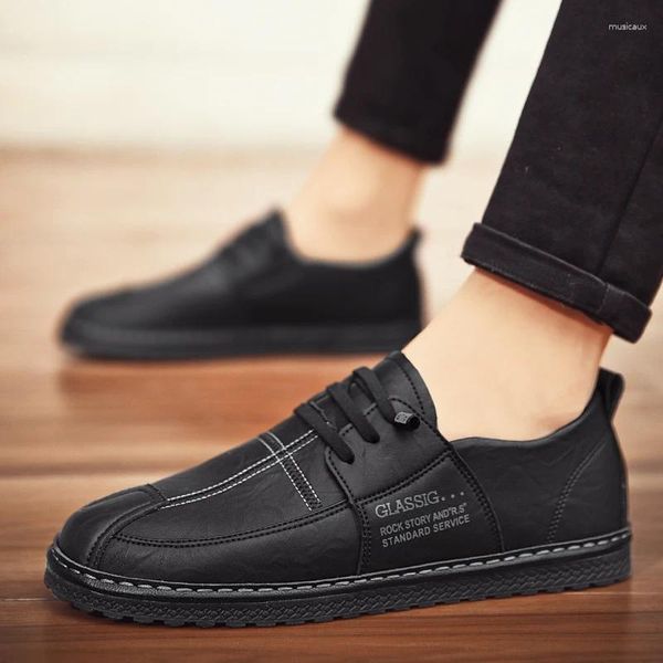 Sapatos casuais masculinos deslizam em oxfords de couro respirável apartamentos de estilo britânico de estilo britânico de luxo com tênis de top