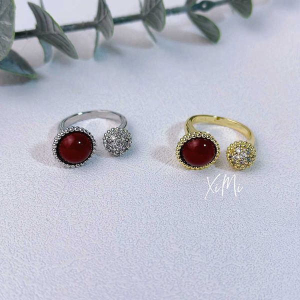 Ювелирные изделия проектируют высококачественные кольца красное круглое кольцо для женщин роскошные изысканные и элегантные высокие новые с обыкновенным Cleefly