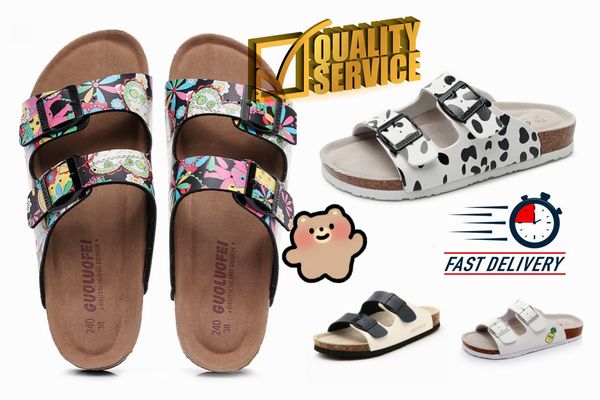 2024 Designer New Men Men Men Sandals Sandals Botão de Padrão de Cartoon Sapatos de couro ao ar livre Sapatos casuais de alta qualidade