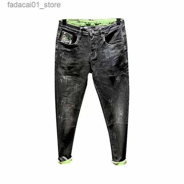 Jeans da uomo Pantaloni lunghi Autunno Inverno Coreano Joker Pantaloni casual Ragazzi Uomo Moda Marchio Slim Piedi Denim elastico Street Wear Jeans neri Uomo Q240202