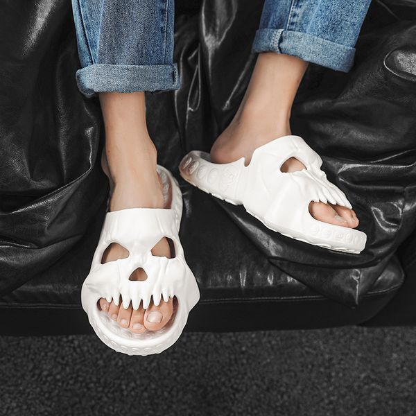 Casual Platform Skeleton Head Divertente One word Drag Pantofole Donna Sandali leggeri e traspiranti in pelle con suola morbida in gomma Flat Summer