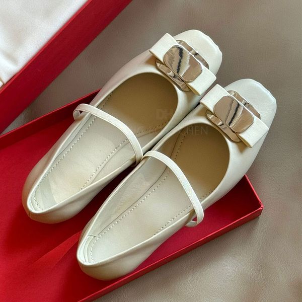 Novità Ballerine con fibbia argento di alta qualità mocassini da donna slip on con cinturino Tacco piatto Mary Jane Scarpe eleganti Ballerine firmate di lusso Calzature di fabbrica