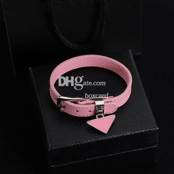 Braccialetti in pelle rosa Braccialetti mentali a triangolo Braccialetti placcati con lettera alla moda con accessori per gioielli con timbro