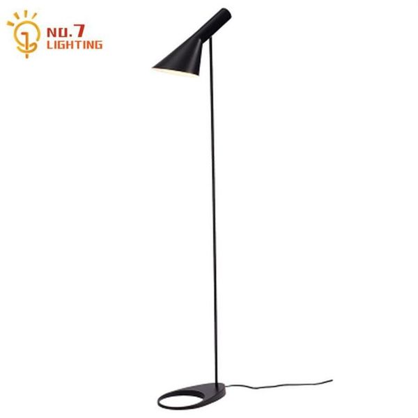 Lampada da terra ad angolo di design moderno Arne Jacobsen per la decorazione del soggiorno E27 Lampade da tavolo a LED Lampade da comodino per camera da letto208F