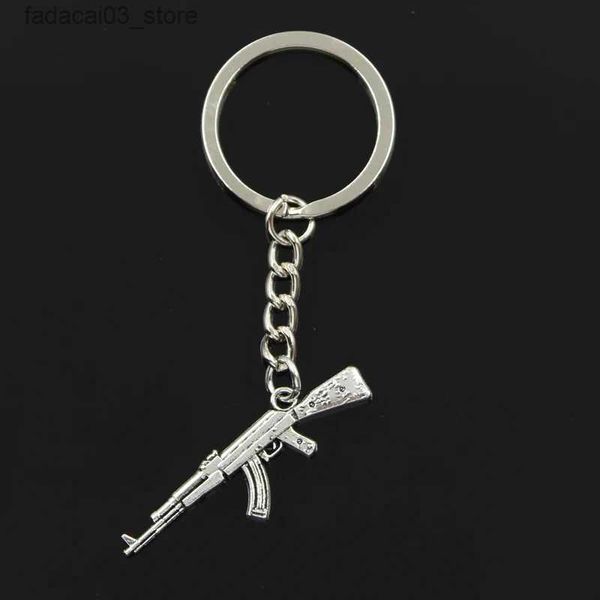 Chaveiros Lanyards Keychain 44x15mm Machine Gun Assault Rifle AK-47 Pingentes DIY Homens Jóias Carro Chaveiro Anel Titular Lembrança Para Presente Q240201