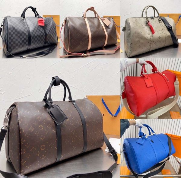 Yeni Sıcak Tasarımcı Duffle Bag Erkek ve Kadın Moda Seyahat Klasik Kapasiteli El Çantası Klasik Baskılı Kaplanmış Tuval Deri Boyalı 66ess