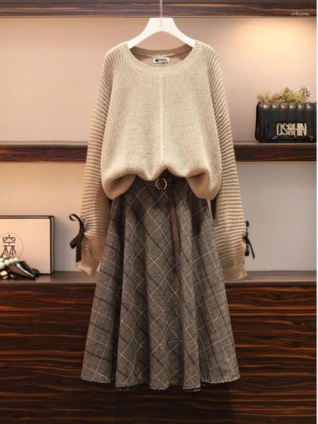 Arbeitskleider Herbst Winter Warm Zweiteiler Set für Damen Outfit Koreanischer Casual Volle Hülse Strickpullover Retro Plaid Röcke Sets 4XL 2024