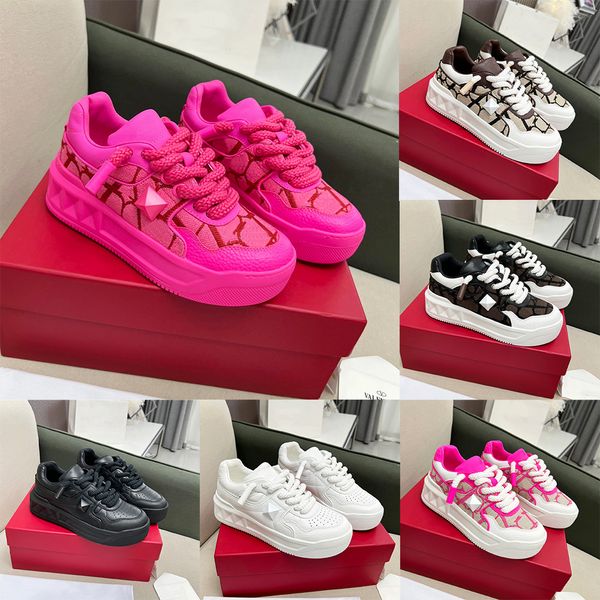 Designer Casual Sneakers Donna ONE ATUD Scarpe da ginnastica con plateau Stile di moda Classici unici Bassorilievo Maxi borchia Comoda pelle Nappa Uomo Scarpe sportive da passerella