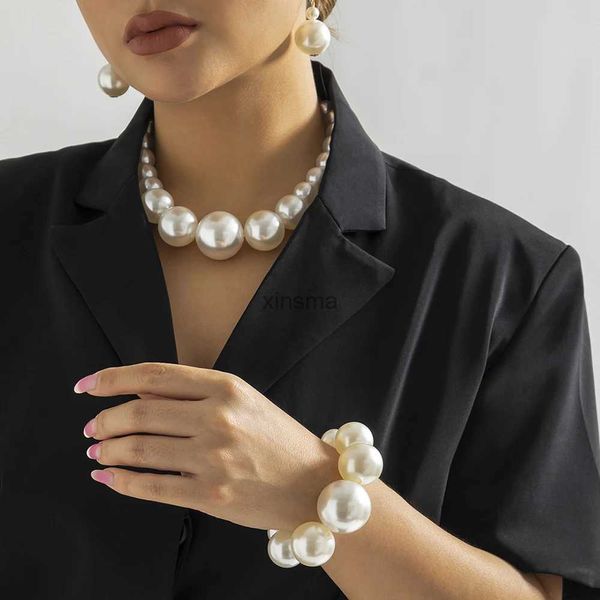 Chokers IngeSight.Z Übertriebene große Imitationsperlen-Halsketten-Frauen-Persönlichkeits-elegante weiße Perlen-wulstige Braut-Schmucksachen Collares YQ240201