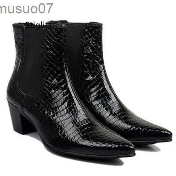 Botas de couro preto pele de cobra homens botas de tornozelo com saltos apontados dedo do pé moda masculina botas chelsea deslizamento em sapatos de trabalho sapato de alta qualidade masculino