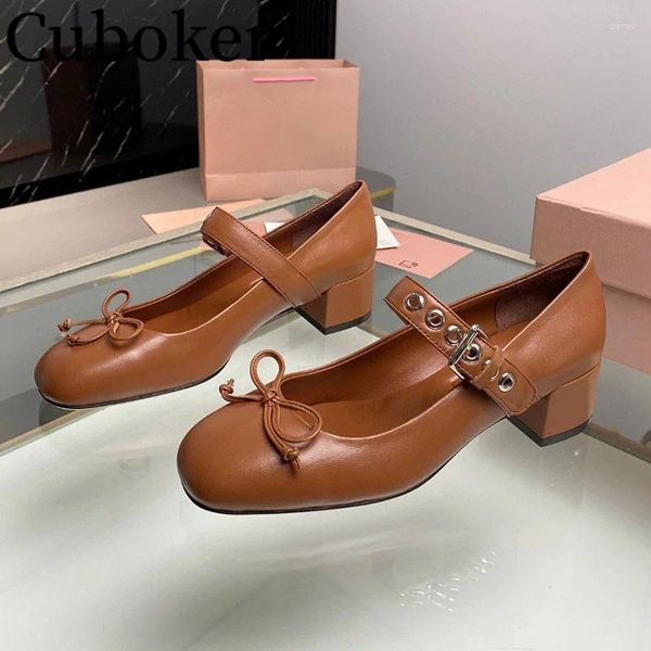 Sapatos de vestido 2024 Primavera Verão Mulheres Metal Decor Couro Senhoras Bombas Square Toe Chunky Heel Dance Mocassins