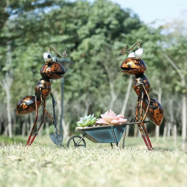 Decorações de jardim de ferro dos desenhos animados formiga com balde removível ou decoração de mesa suculenta vaso de flores armazenamento de berloque tooarts escultura de 13 polegadas