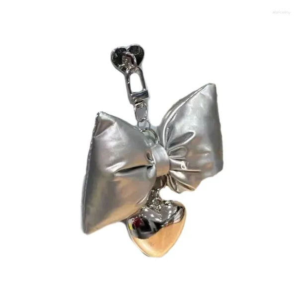 Schlüsselanhänger Liebe Herz Schlüsselanhänger mit 3D Silber Farbe Schmetterling Verzierung trendige Telefonkette einzigartige Tasche Rucksack Ornament Dekor